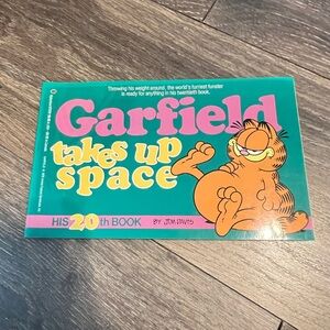 Garfield Takes Up Space Book